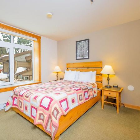 Schweitzer Mountain Resort White Pine Lodge Сандпойнт Екстериор снимка