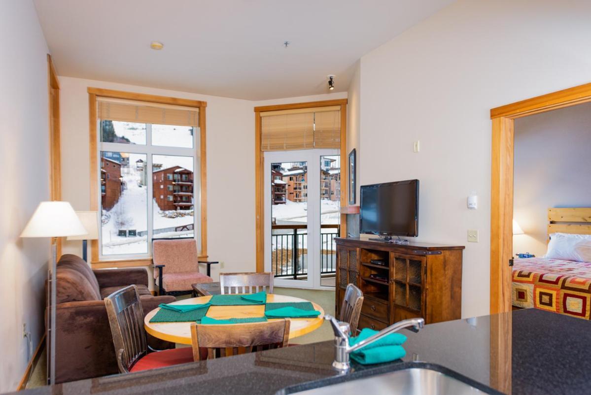Schweitzer Mountain Resort White Pine Lodge Сандпойнт Екстериор снимка