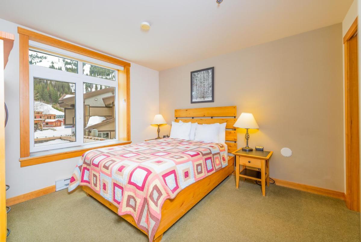 Schweitzer Mountain Resort White Pine Lodge Сандпойнт Екстериор снимка