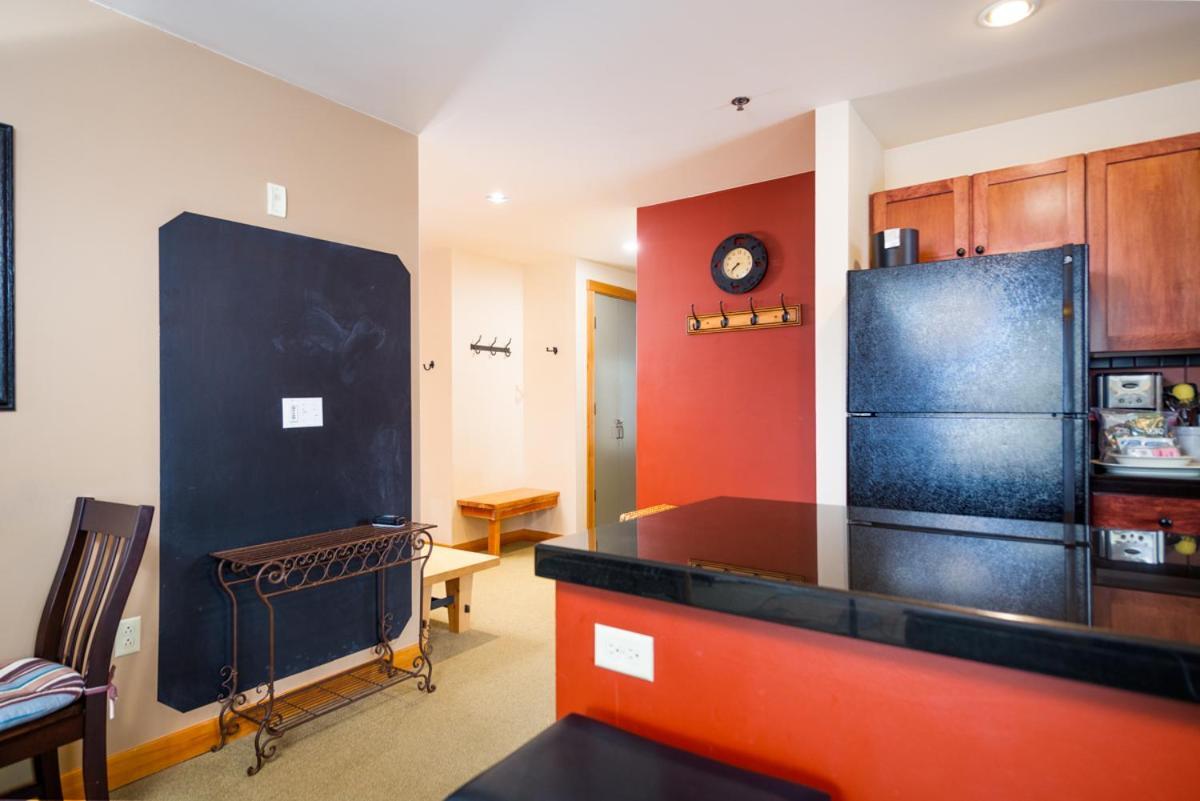 Schweitzer Mountain Resort White Pine Lodge Сандпойнт Екстериор снимка