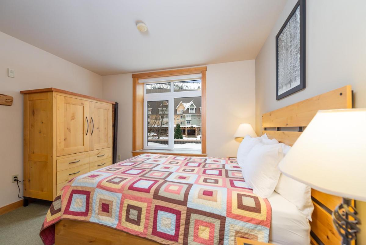 Schweitzer Mountain Resort White Pine Lodge Сандпойнт Екстериор снимка