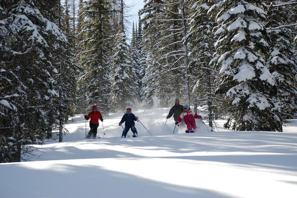 Schweitzer Mountain Resort White Pine Lodge Сандпойнт Екстериор снимка