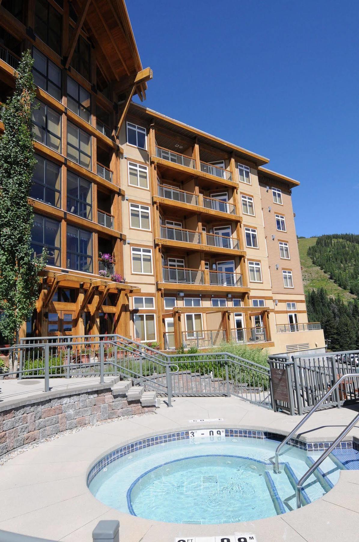 Schweitzer Mountain Resort White Pine Lodge Сандпойнт Екстериор снимка
